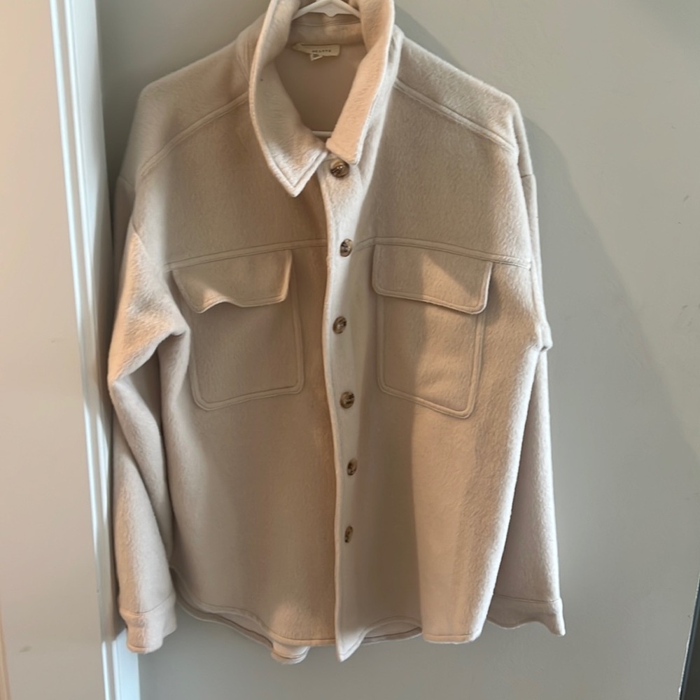 PacSun: Fuzzy Cream Jacket
